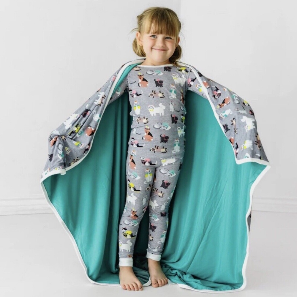 Little Sleepies Cozy Cats Large Cloud Blanket